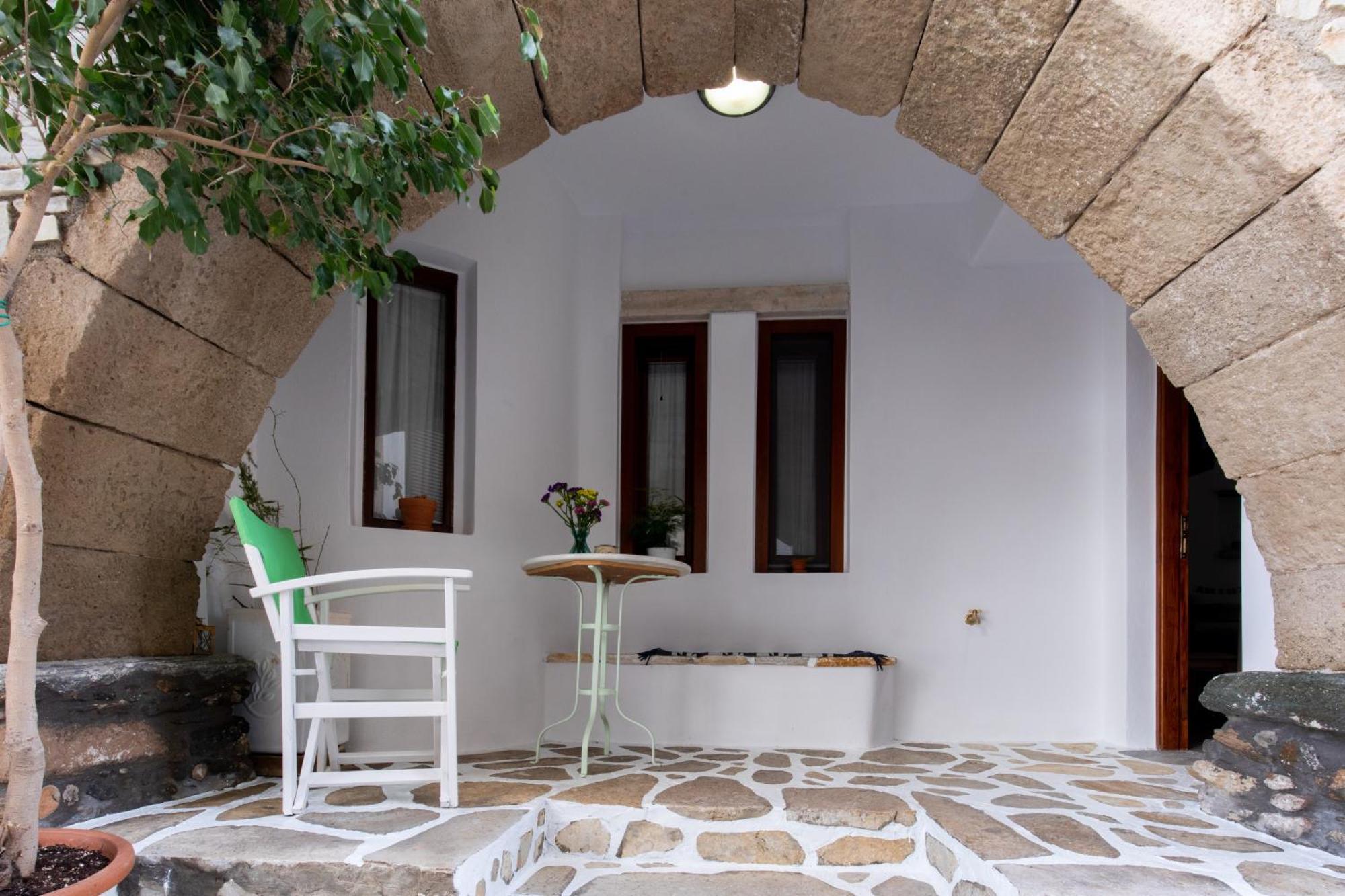 Arco Naxos Luxury Apartments Naxos City Bagian luar foto